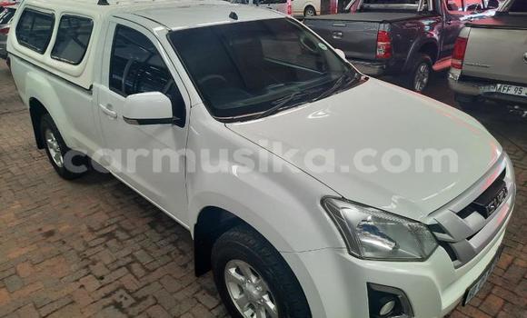 Nunua Ilio tumika Isuzu KB Nyeupe Gari ndani ya Beitbridge nchini Matabeleland Kusini Nunua Ilio tumika Isuzu KB Nyeupe Gari ndani ya Beitbridge nchini Matabeleland Kusini