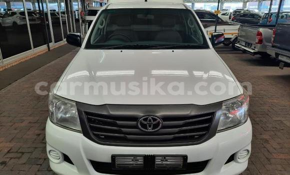Tenga Tsaru Toyota Hilux Chena Mota in Beitbridge in Matabeleland South Tenga Tsaru Toyota Hilux Chena Mota in Beitbridge in Matabeleland South