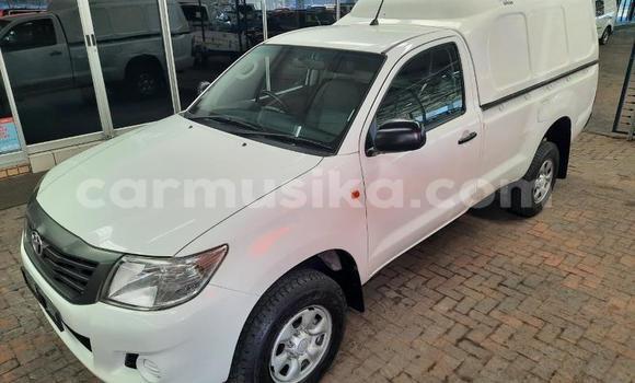 Tenga Tsaru Toyota Hilux Chena Mota in Beitbridge in Matabeleland South Tenga Tsaru Toyota Hilux Chena Mota in Beitbridge in Matabeleland South