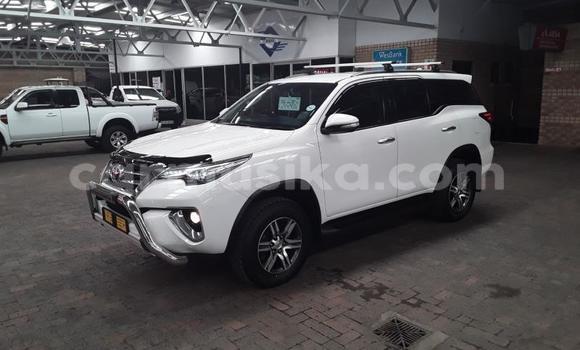 Acheter Occasion Voiture Toyota Fortuner Blanc à Beitbridge, Matabeleland South Acheter Occasion Voiture Toyota Fortuner Blanc à Beitbridge, Matabeleland South