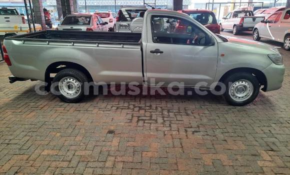 Nunua Ilio tumika Toyota Hilux Fedha Gari ndani ya Beitbridge nchini Matabeleland Kusini