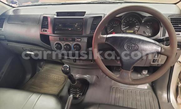 Acheter Occasion Voiture Toyota Hilux Gris à Beitbridge, Matabeleland South Acheter Occasion Voiture Toyota Hilux Gris à Beitbridge, Matabeleland South