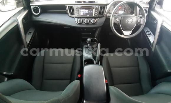 Acheter Occasion Voiture Toyota RAV4 Blanc à Beitbridge, Matabeleland South Acheter Occasion Voiture Toyota RAV4 Blanc à Beitbridge, Matabeleland South