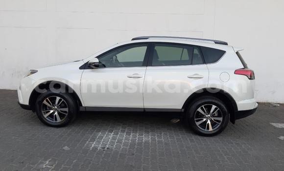 Acheter Occasion Voiture Toyota RAV4 Blanc à Beitbridge, Matabeleland South Acheter Occasion Voiture Toyota RAV4 Blanc à Beitbridge, Matabeleland South