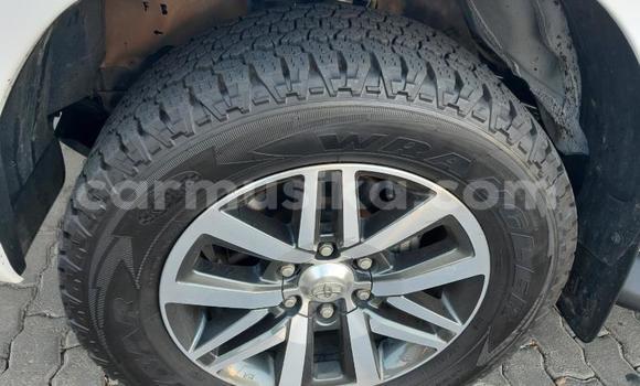 Acheter Occasion Voiture Toyota Hilux Blanc à Beitbridge, Matabeleland South Acheter Occasion Voiture Toyota Hilux Blanc à Beitbridge, Matabeleland South