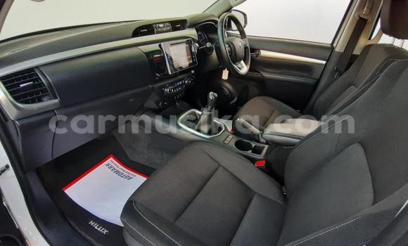 Acheter Occasion Voiture Toyota Hilux Blanc à Beitbridge, Matabeleland South Acheter Occasion Voiture Toyota Hilux Blanc à Beitbridge, Matabeleland South