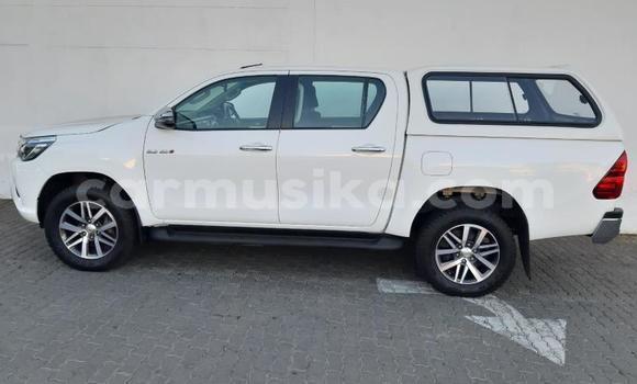 Acheter Occasion Voiture Toyota Hilux Blanc à Beitbridge, Matabeleland South Acheter Occasion Voiture Toyota Hilux Blanc à Beitbridge, Matabeleland South
