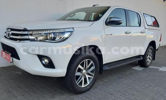 Acheter Occasion Voiture Toyota Hilux Blanc à Beitbridge, Matabeleland South Acheter Occasion Voiture Toyota Hilux Blanc à Beitbridge, Matabeleland South
