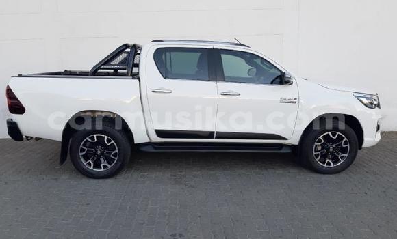 Acheter Occasion Voiture Toyota Hilux Blanc à Beitbridge, Matabeleland South Acheter Occasion Voiture Toyota Hilux Blanc à Beitbridge, Matabeleland South
