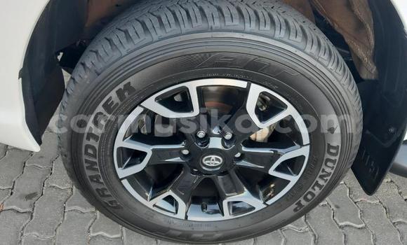 Acheter Occasion Voiture Toyota Hilux Blanc à Beitbridge, Matabeleland South Acheter Occasion Voiture Toyota Hilux Blanc à Beitbridge, Matabeleland South