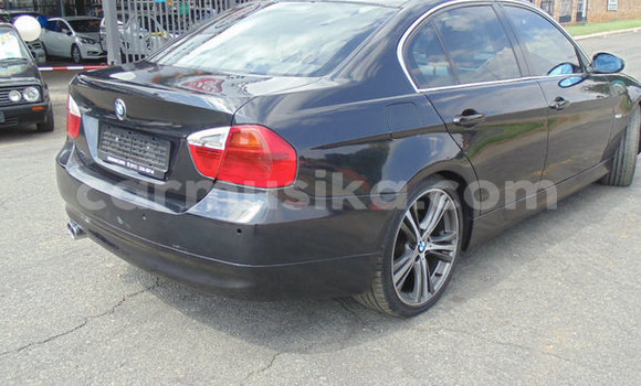 Tenga Tsaru BMW 3–Series Nhema Mota in Beitbridge in Matabeleland South Tenga Tsaru BMW 3–Series Nhema Mota in Beitbridge in Matabeleland South