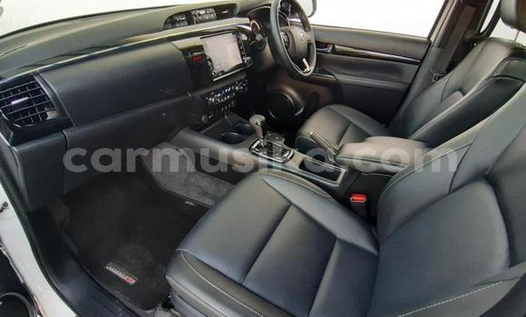 Acheter Occasion Voiture Toyota Hilux Blanc à Beitbridge, Matabeleland South Acheter Occasion Voiture Toyota Hilux Blanc à Beitbridge, Matabeleland South