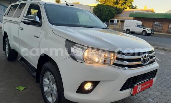 Acheter Occasion Voiture Toyota Hilux Blanc à Beitbridge, Matabeleland South Acheter Occasion Voiture Toyota Hilux Blanc à Beitbridge, Matabeleland South