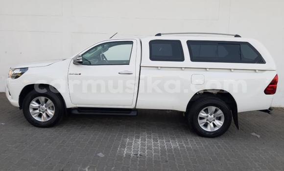 Acheter Occasion Voiture Toyota Hilux Blanc à Beitbridge, Matabeleland South Acheter Occasion Voiture Toyota Hilux Blanc à Beitbridge, Matabeleland South
