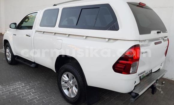 Acheter Occasion Voiture Toyota Hilux Blanc à Beitbridge, Matabeleland South Acheter Occasion Voiture Toyota Hilux Blanc à Beitbridge, Matabeleland South