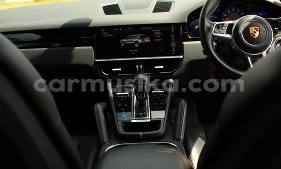 Acheter Occasion Voiture Porsche Cayenne Noir à Beitbridge, Matabeleland South Acheter Occasion Voiture Porsche Cayenne Noir à Beitbridge, Matabeleland South