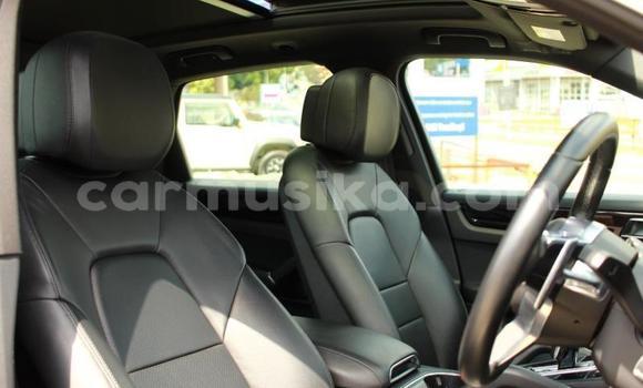 Acheter Occasion Voiture Porsche Cayenne Noir à Beitbridge, Matabeleland South Acheter Occasion Voiture Porsche Cayenne Noir à Beitbridge, Matabeleland South