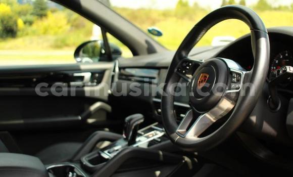 Acheter Occasion Voiture Porsche Cayenne Noir à Beitbridge, Matabeleland South Acheter Occasion Voiture Porsche Cayenne Noir à Beitbridge, Matabeleland South