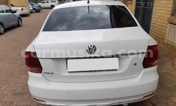 Acheter Occasion Voiture Volkswagen Polo Blanc à Beitbridge, Matabeleland South Acheter Occasion Voiture Volkswagen Polo Blanc à Beitbridge, Matabeleland South