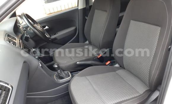 Acheter Occasion Voiture Volkswagen Polo Blanc à Beitbridge, Matabeleland South Acheter Occasion Voiture Volkswagen Polo Blanc à Beitbridge, Matabeleland South