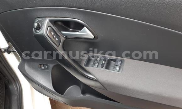 Acheter Occasion Voiture Volkswagen Polo Blanc à Beitbridge, Matabeleland South Acheter Occasion Voiture Volkswagen Polo Blanc à Beitbridge, Matabeleland South