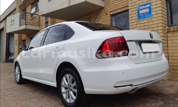 Acheter Occasion Voiture Volkswagen Polo Blanc à Beitbridge, Matabeleland South Acheter Occasion Voiture Volkswagen Polo Blanc à Beitbridge, Matabeleland South