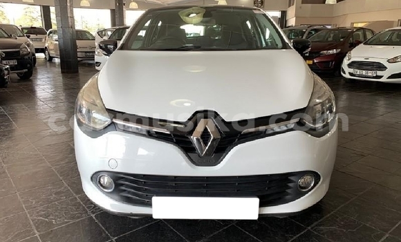 Buy Used Renault Clio White Car in Beitbridge in Matabeleland South