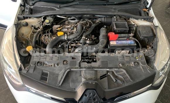 Acheter Occasion Voiture Renault Clio Blanc à Beitbridge, Matabeleland South Acheter Occasion Voiture Renault Clio Blanc à Beitbridge, Matabeleland South