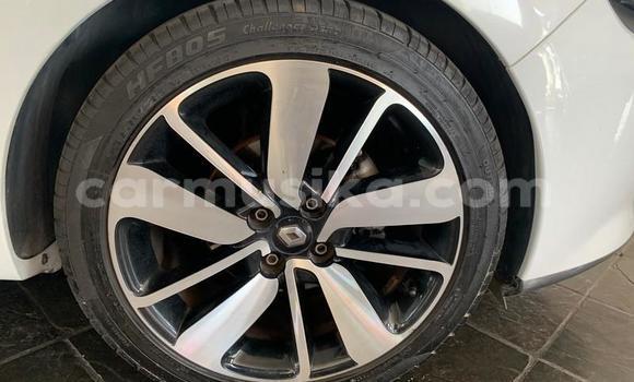 Acheter Occasion Voiture Renault Clio Blanc à Beitbridge, Matabeleland South Acheter Occasion Voiture Renault Clio Blanc à Beitbridge, Matabeleland South