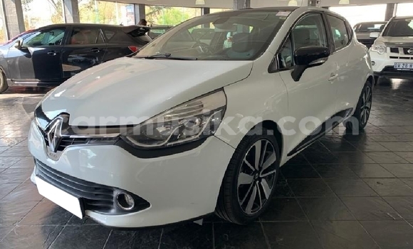 Acheter Occasion Voiture Renault Clio Blanc à Beitbridge, Matabeleland South Acheter Occasion Voiture Renault Clio Blanc à Beitbridge, Matabeleland South