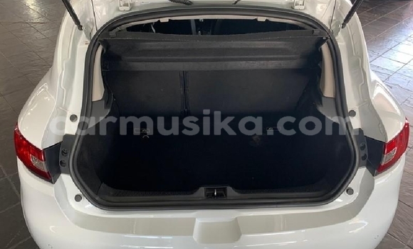 Acheter Occasion Voiture Renault Clio Blanc à Beitbridge, Matabeleland South Acheter Occasion Voiture Renault Clio Blanc à Beitbridge, Matabeleland South