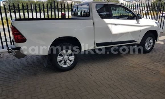 Tenga Tsaru Toyota Hilux Chena Mota in Beitbridge in Matabeleland South Tenga Tsaru Toyota Hilux Chena Mota in Beitbridge in Matabeleland South