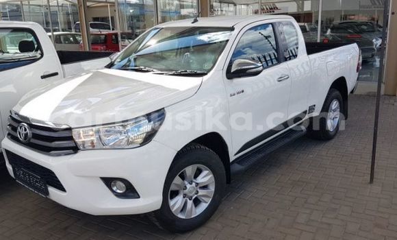 Tenga Tsaru Toyota Hilux Chena Mota in Beitbridge in Matabeleland South Tenga Tsaru Toyota Hilux Chena Mota in Beitbridge in Matabeleland South