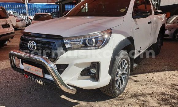 Nunua Ilio tumika Toyota Hilux Nyeupe Gari ndani ya Beitbridge nchini Matabeleland Kusini
