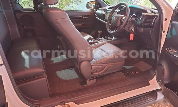 Acheter Occasion Voiture Toyota Hilux Blanc à Beitbridge, Matabeleland South Acheter Occasion Voiture Toyota Hilux Blanc à Beitbridge, Matabeleland South