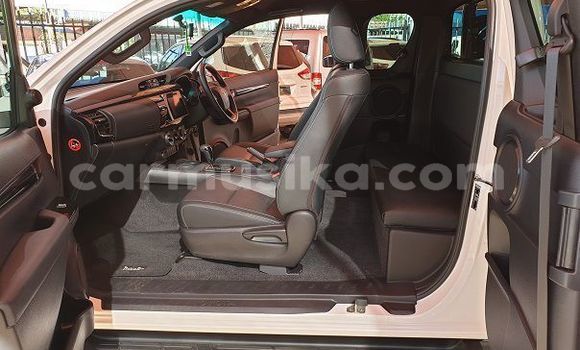 Acheter Occasion Voiture Toyota Hilux Blanc à Beitbridge, Matabeleland South Acheter Occasion Voiture Toyota Hilux Blanc à Beitbridge, Matabeleland South