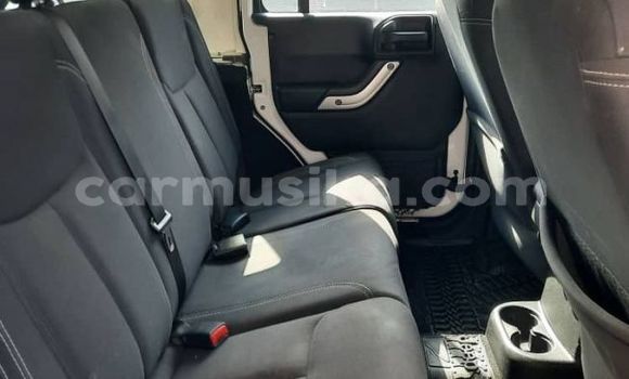 Buy Used Jeep Wrangler White Car in Beitbridge in Matabeleland South Buy Used Jeep Wrangler White Car in Beitbridge in Matabeleland South