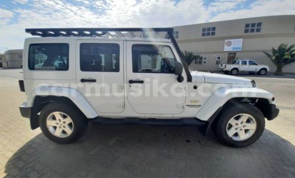 Buy Used Jeep Wrangler White Car in Beitbridge in Matabeleland South Buy Used Jeep Wrangler White Car in Beitbridge in Matabeleland South