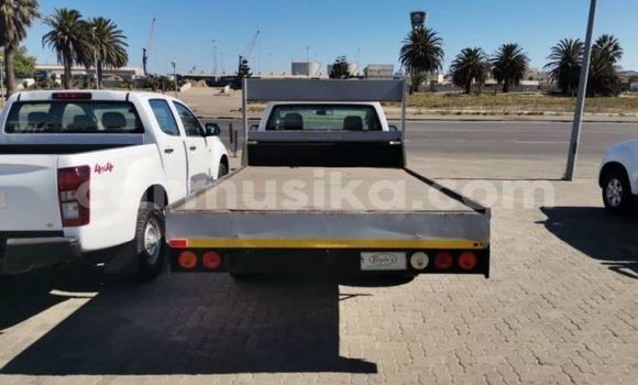 Tenga Tsaru Isuzu KB Chena Mota in Beitbridge in Matabeleland South Tenga Tsaru Isuzu KB Chena Mota in Beitbridge in Matabeleland South