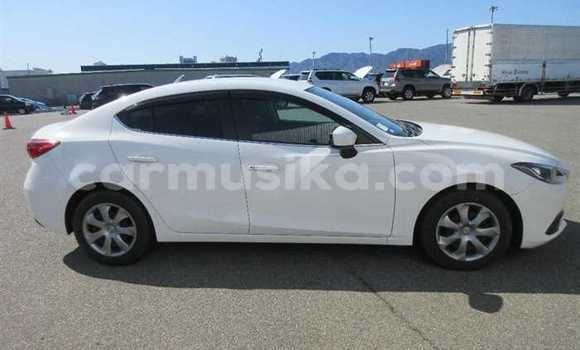 Tenga Tsaru Mazda Axela Chena Mota in Beitbridge in Matabeleland South Tenga Tsaru Mazda Axela Chena Mota in Beitbridge in Matabeleland South