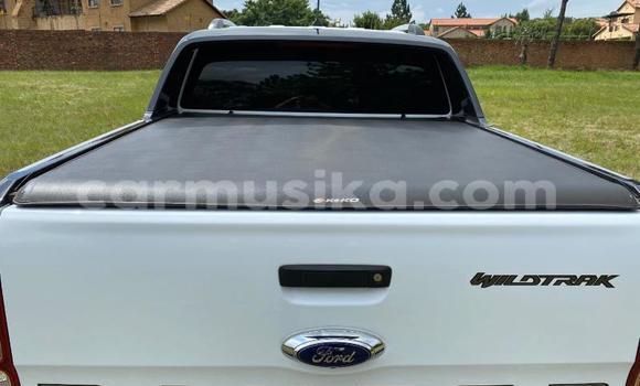 Nunua Ilio tumika Ford Ranger Nyeupe Gari ndani ya Beitbridge nchini Matabeleland Kusini Nunua Ilio tumika Ford Ranger Nyeupe Gari ndani ya Beitbridge nchini Matabeleland Kusini