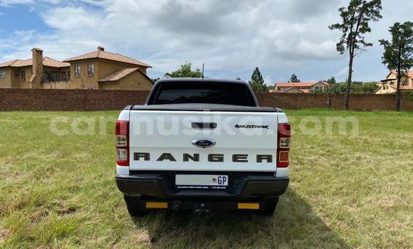 Nunua Ilio tumika Ford Ranger Nyeupe Gari ndani ya Beitbridge nchini Matabeleland Kusini Nunua Ilio tumika Ford Ranger Nyeupe Gari ndani ya Beitbridge nchini Matabeleland Kusini