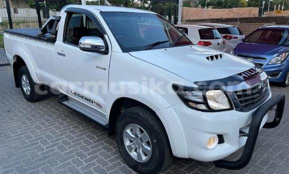 Nunua Ilio tumika Toyota Hilux Nyeupe Gari ndani ya Beitbridge nchini Matabeleland Kusini