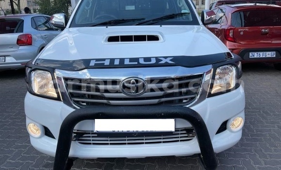 Acheter Occasion Voiture Toyota Hilux Blanc à Beitbridge, Matabeleland South Acheter Occasion Voiture Toyota Hilux Blanc à Beitbridge, Matabeleland South