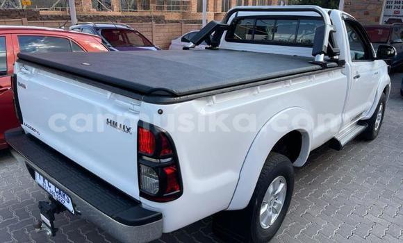 Acheter Occasion Voiture Toyota Hilux Blanc à Beitbridge, Matabeleland South Acheter Occasion Voiture Toyota Hilux Blanc à Beitbridge, Matabeleland South