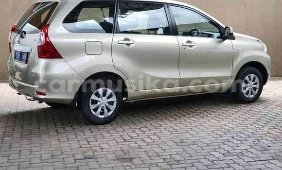 Buy Used Toyota Avanza Silver Car in Beitbridge in Matabeleland South