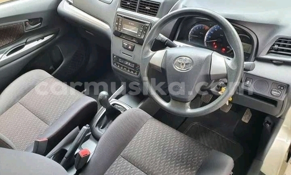 Acheter Occasion Voiture Toyota Avanza Gris à Beitbridge, Matabeleland South Acheter Occasion Voiture Toyota Avanza Gris à Beitbridge, Matabeleland South