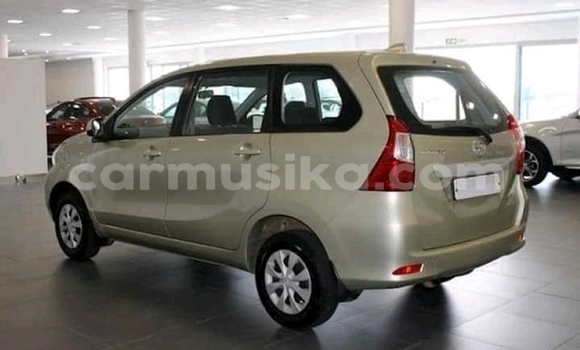 Acheter Occasion Voiture Toyota Avanza Gris à Beitbridge, Matabeleland South Acheter Occasion Voiture Toyota Avanza Gris à Beitbridge, Matabeleland South