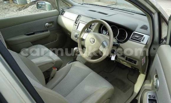 Acheter Occasion Voiture Nissan Tiida Beige à Beitbridge, Matabeleland South Acheter Occasion Voiture Nissan Tiida Beige à Beitbridge, Matabeleland South