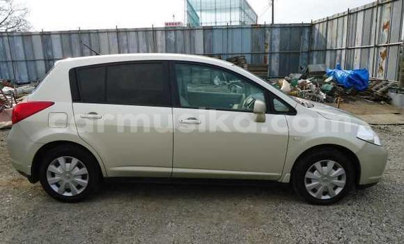 Acheter Occasion Voiture Nissan Tiida Beige à Beitbridge, Matabeleland South Acheter Occasion Voiture Nissan Tiida Beige à Beitbridge, Matabeleland South